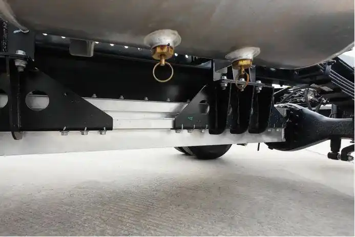 聚焦江淮新能源轻卡EK7,开启城郊冷链高效运输新时代