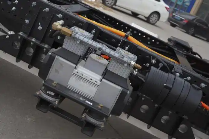 聚焦江淮新能源轻卡EK7,开启城郊冷链高效运输新时代