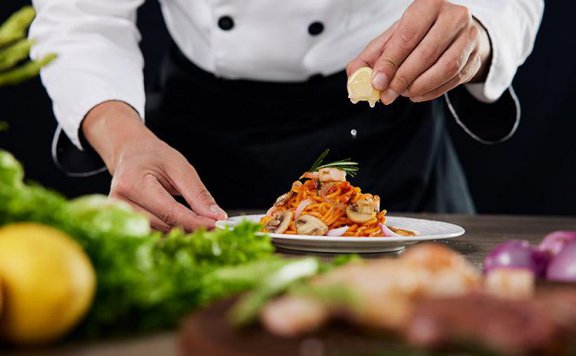 食堂承包服务商提供丰富的菜品种类