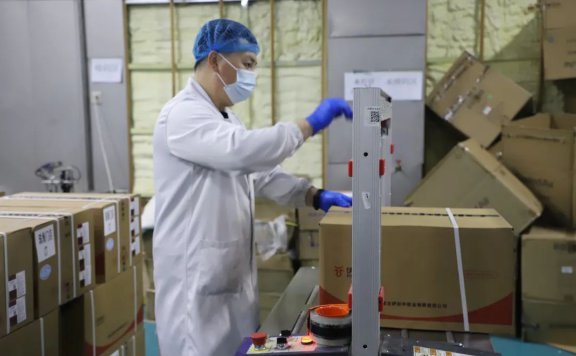 绿丰泉牛羊冷链加工中心订单火爆忙生产