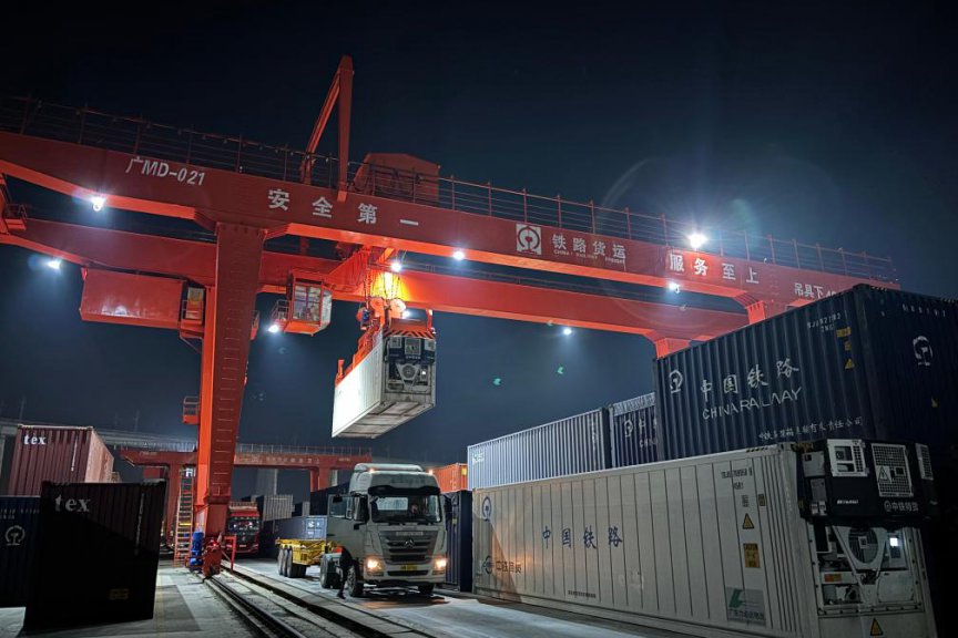 “东南亚水果快线”冷链物流开进不起眼的山区小城